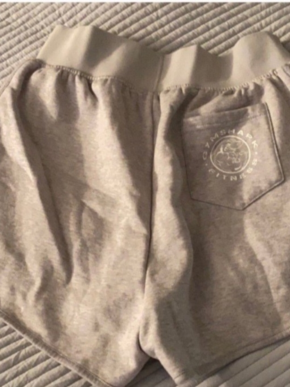 Gymshark Legacy Fleece Shorts - Picture 2 of 2